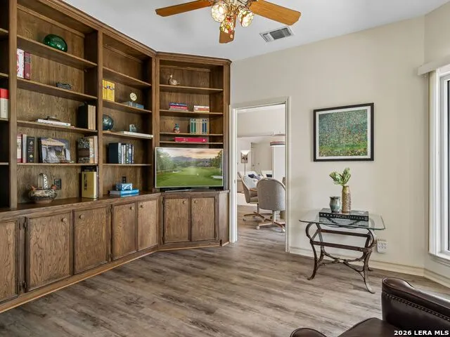 6122 Windy Knoll Windcrest, TX 78239