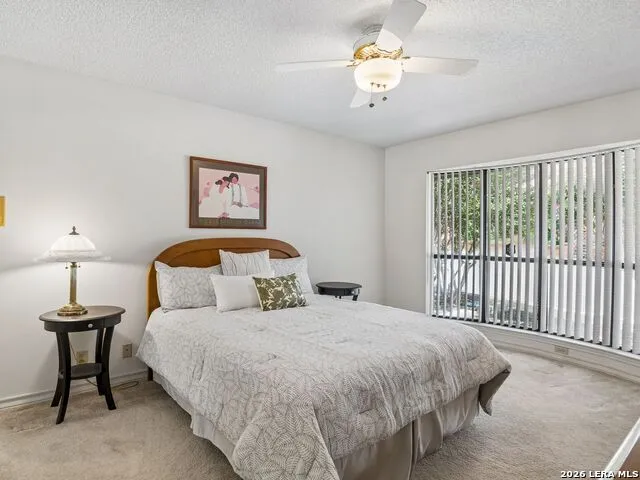 6122 Windy Knoll Windcrest, TX 78239
