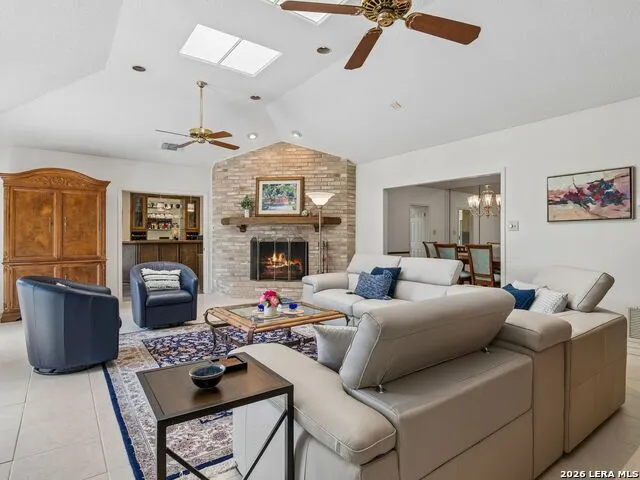 6122 Windy Knoll Windcrest, TX 78239