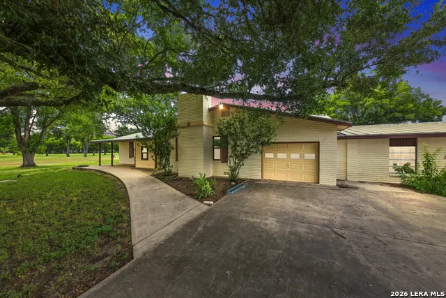 2531 LOWER SEGUIN RD Marion, TX 78124