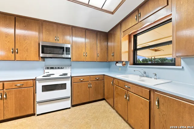 2531 LOWER SEGUIN RD Marion, TX 78124
