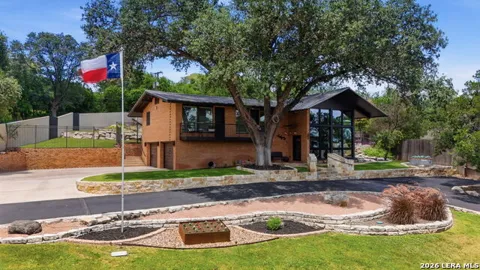 307 E WOODLAKE DR