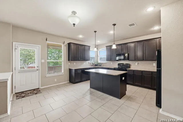 918 Armour Dr Cibolo, TX 78108