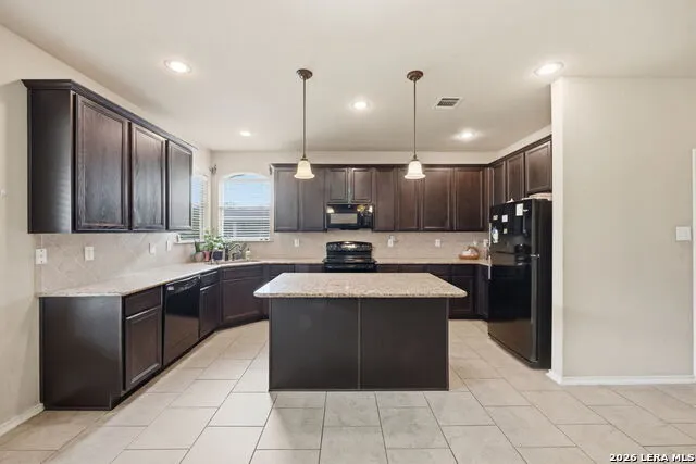 918 Armour Dr Cibolo, TX 78108