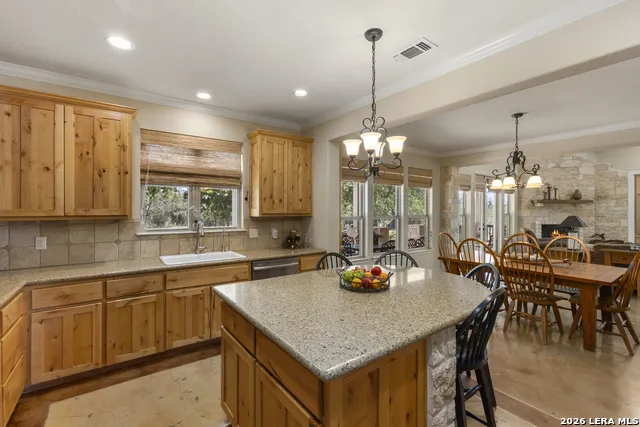 255 DOVE VALLEY DR Center Point, TX 78010