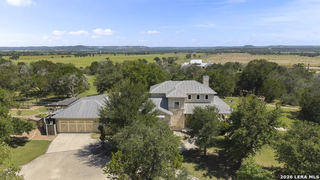 255 DOVE VALLEY DR Center Point, TX 78010