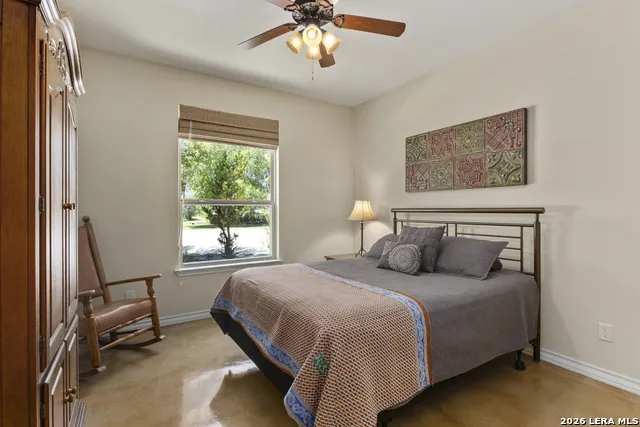 255 DOVE VALLEY DR Center Point, TX 78010