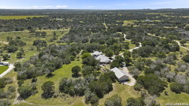 255 DOVE VALLEY DR Center Point, TX 78010