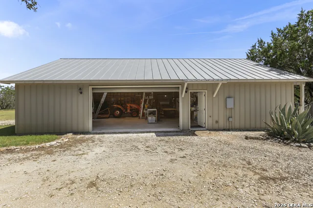 255 DOVE VALLEY DR Center Point, TX 78010