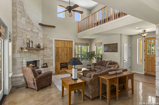255 DOVE VALLEY DR Center Point, TX 78010