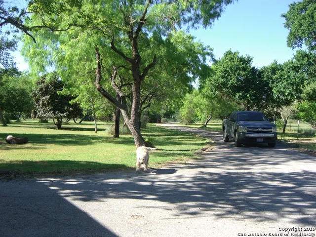 444 COUNTY ROAD 4770 Castroville, TX 78009