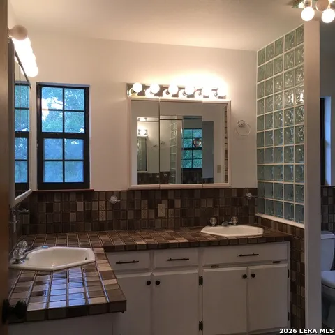 444 COUNTY ROAD 4770 Castroville, TX 78009
