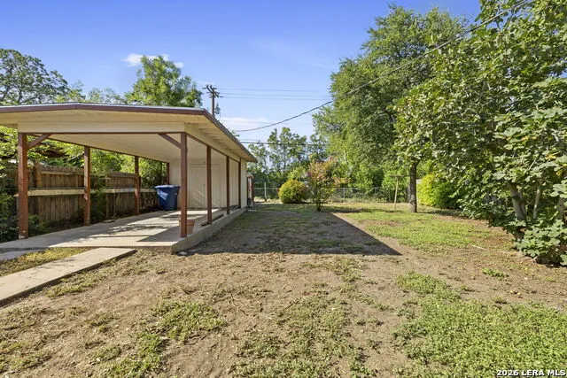 331 W Academy San Antonio, TX 78226