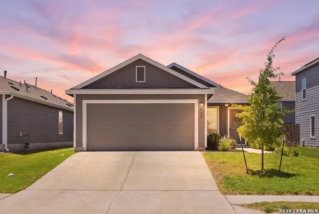 213 Basalt Dr Maxwell, TX 78656
