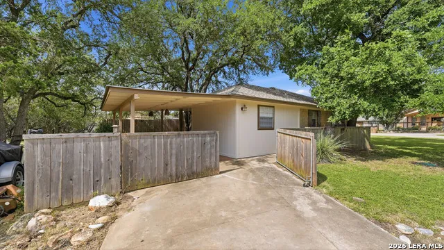 52 Persimmon DR Wimberley, TX 78676