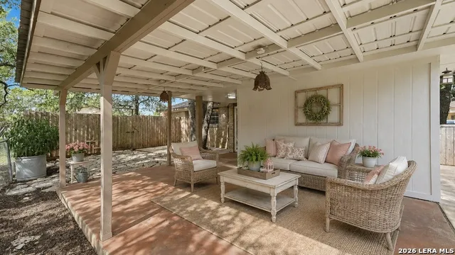 52 Persimmon DR Wimberley, TX 78676