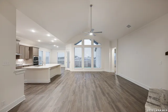 116 Highland Park Castroville, TX 78009