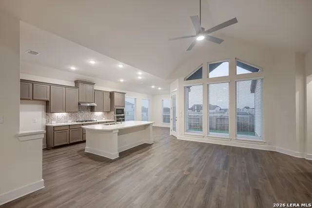 116 Highland Park Castroville, TX 78009