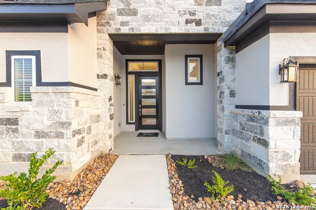 116 Highland Park Castroville, TX 78009