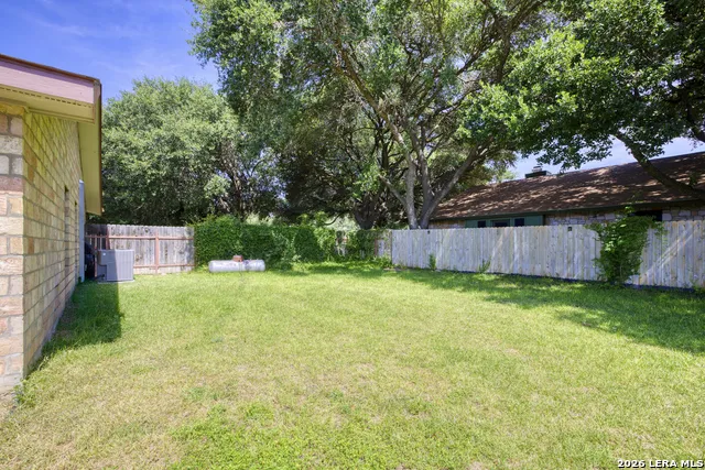 841 Sunnyvale Pl Uvalde, TX 78801