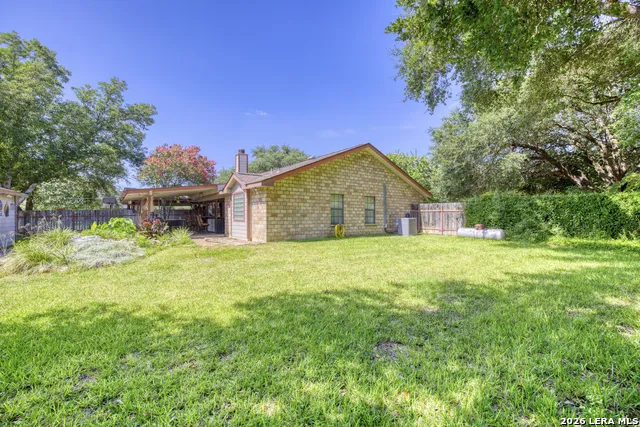 841 Sunnyvale Pl Uvalde, TX 78801
