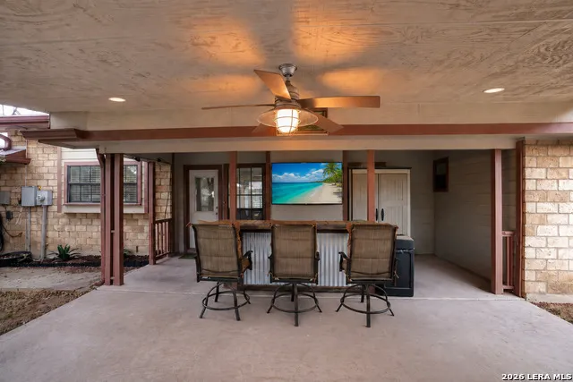841 Sunnyvale Pl Uvalde, TX 78801