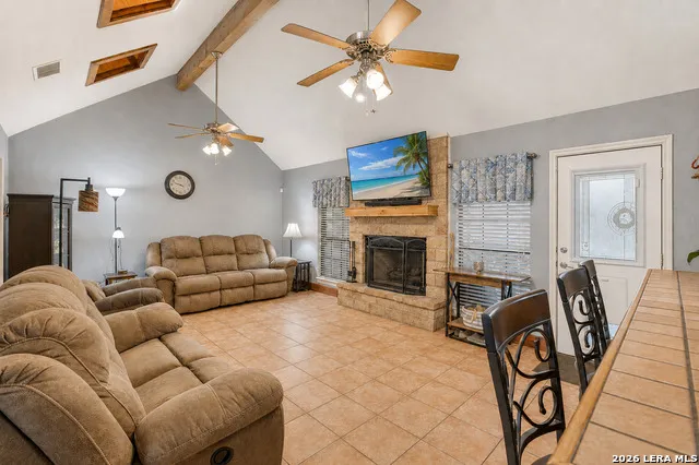 841 Sunnyvale Pl Uvalde, TX 78801