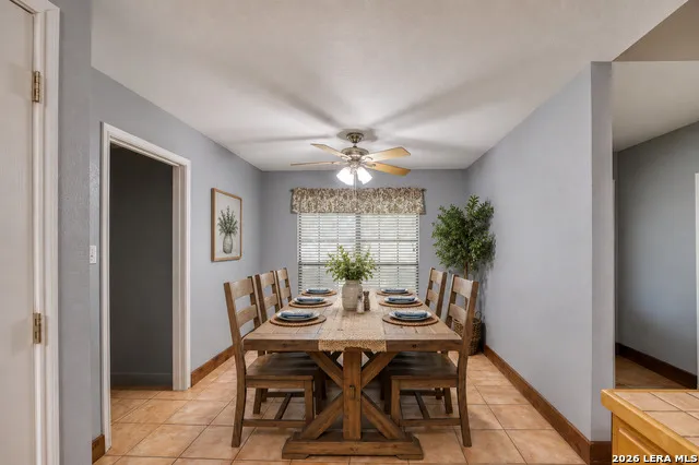 841 Sunnyvale Pl Uvalde, TX 78801