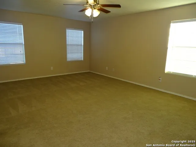 153 Hinge Chase Cibolo, TX 78108