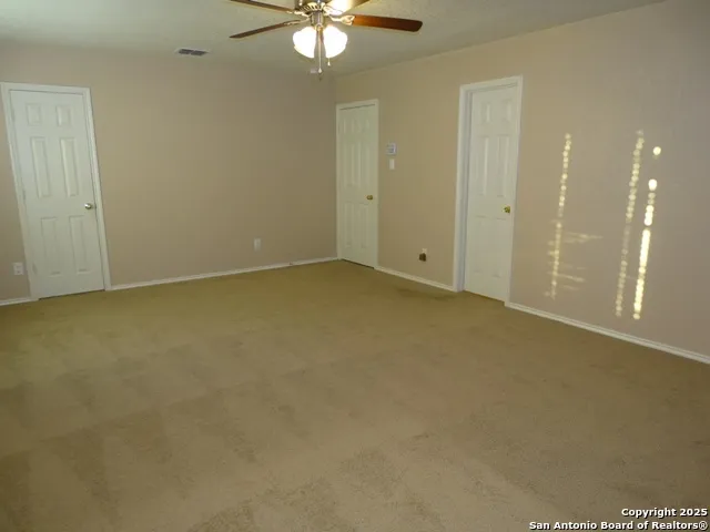 153 Hinge Chase Cibolo, TX 78108