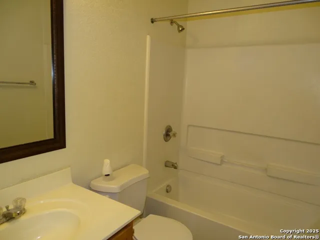 153 Hinge Chase Cibolo, TX 78108