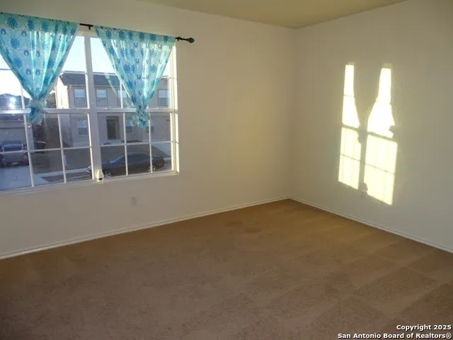 153 Hinge Chase Cibolo, TX 78108