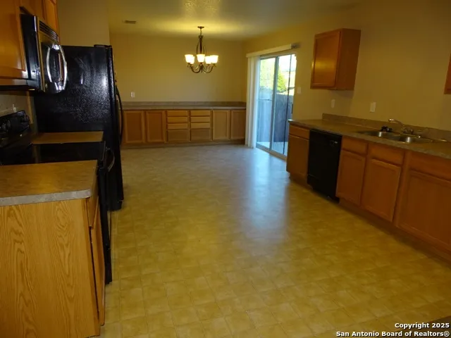 153 Hinge Chase Cibolo, TX 78108