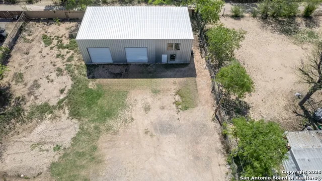 715 HIGH ST Uvalde, TX 78801