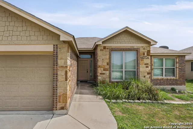 1123 jamestown Temple, TX 76504