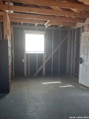 2074 County Road 306 Floresville, TX 78114