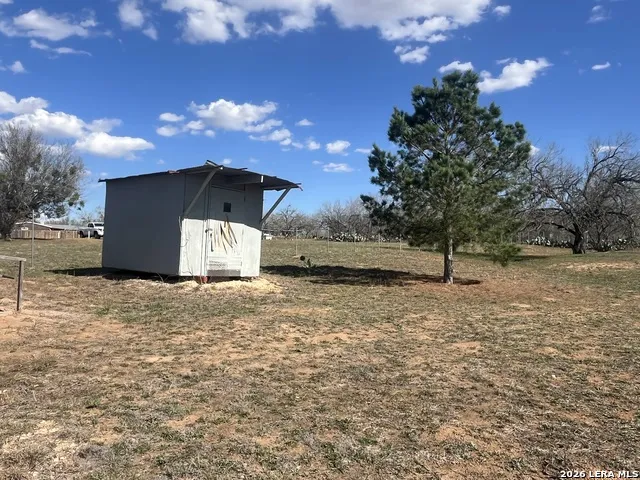2074 County Road 306 Floresville, TX 78114