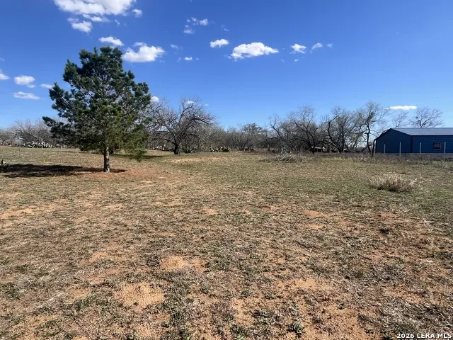 2074 County Road 306 Floresville, TX 78114
