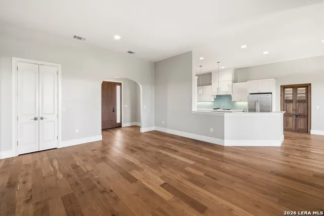 2004 Crown View Dr Kerrville, TX 78028