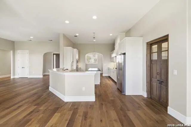 2004 Crown View Dr Kerrville, TX 78028