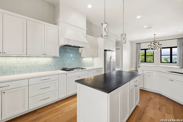 2004 Crown View Dr Kerrville, TX 78028