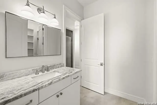 2004 Crown View Dr Kerrville, TX 78028