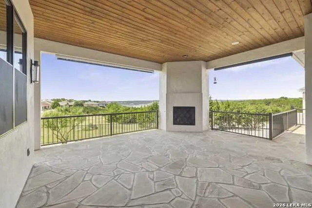 2004 Crown View Dr Kerrville, TX 78028