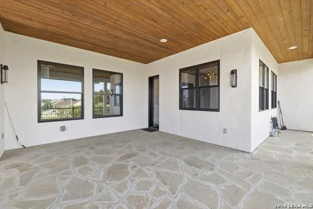 2004 Crown View Dr Kerrville, TX 78028