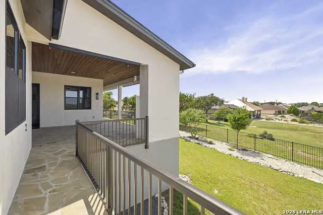 2004 Crown View Dr Kerrville, TX 78028