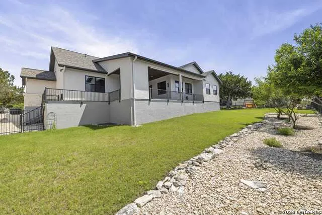 2004 Crown View Dr Kerrville, TX 78028