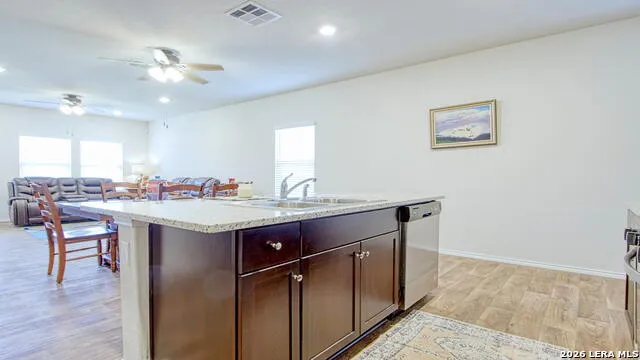 141 Bunkers Hill Rd Floresville, TX 78114