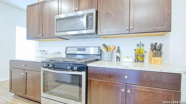141 Bunkers Hill Rd Floresville, TX 78114