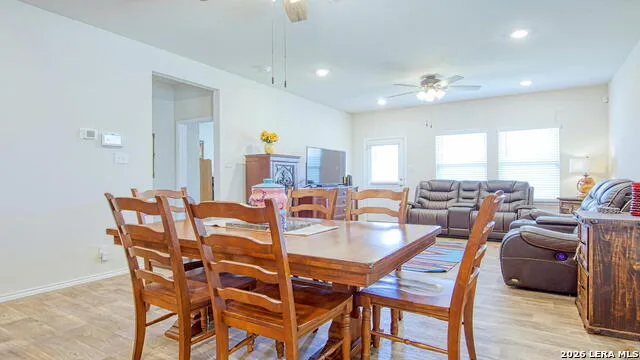 141 Bunkers Hill Rd Floresville, TX 78114