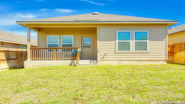 141 Bunkers Hill Rd Floresville, TX 78114